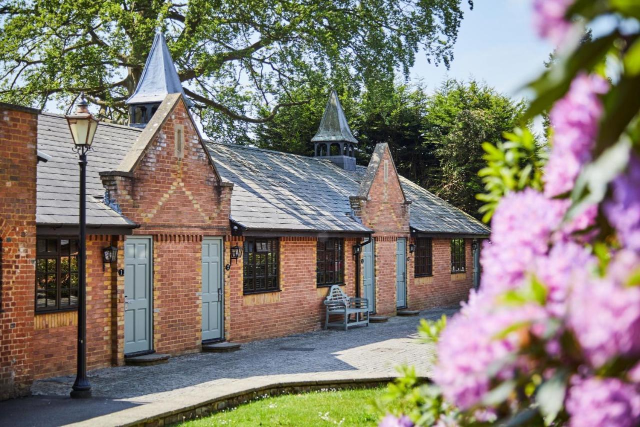 Foxhills Club & Resort Ottershaw Kültér fotó