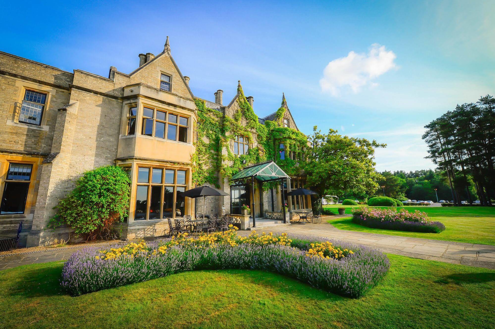 Foxhills Club & Resort Ottershaw Kültér fotó